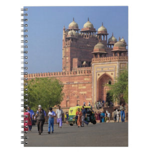 Tourists in front of Fatehpur Sikri, in the Notebook