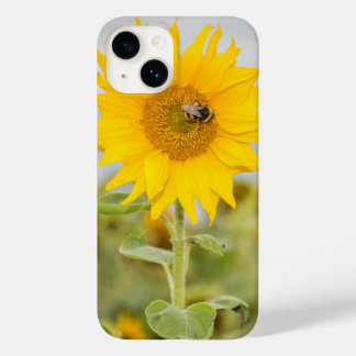 Tournesol avec abeille iPhone 14 coque
