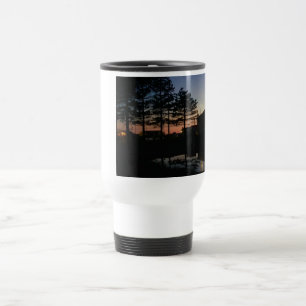 Tournez la tasse w poignée couché de soleil pins p