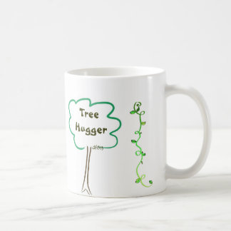 Tout autour de l'arbre Hugger avec la tasse de