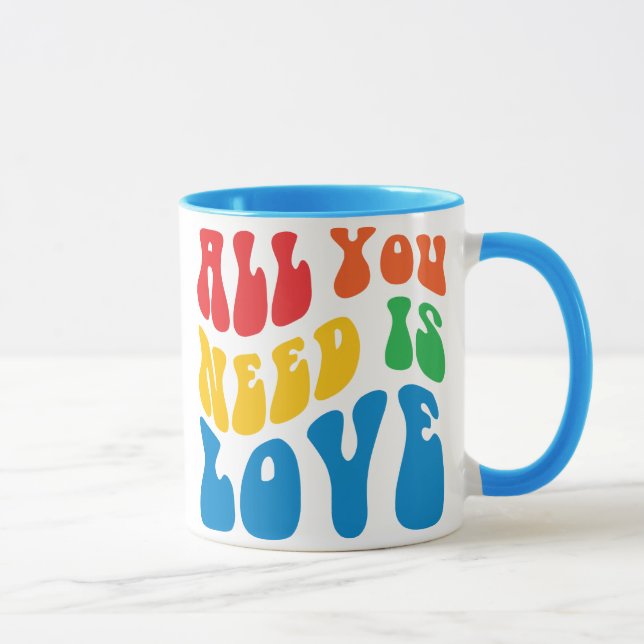 Tout Ce Dont Vous Avez Besoin Est Love Mug (Droite)