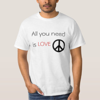 Tout que vous avez besoin est T-shirt d'amour