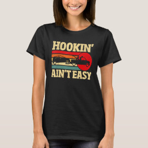 Tow Truck Driver Hookin' Ain't Easy Towing Retro W T-Shirt
