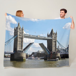 TOWER BRIDGE FLEECE BLANKET