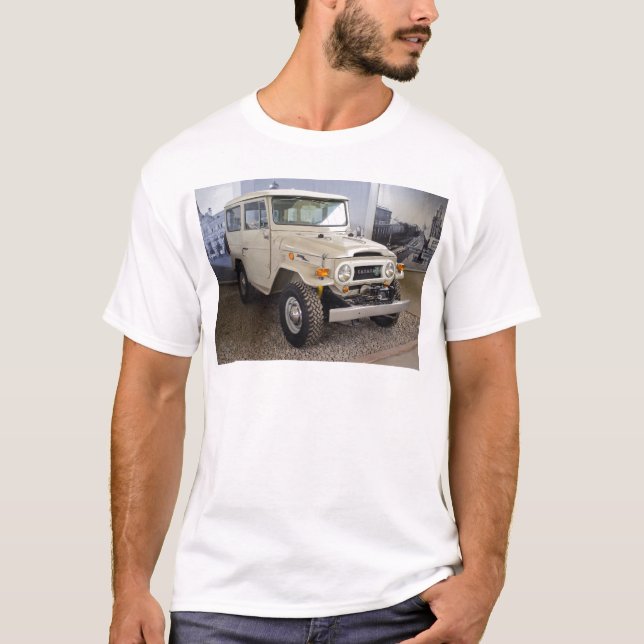 Toyota Land Cruiser BJ40 T-Shirt (Front)