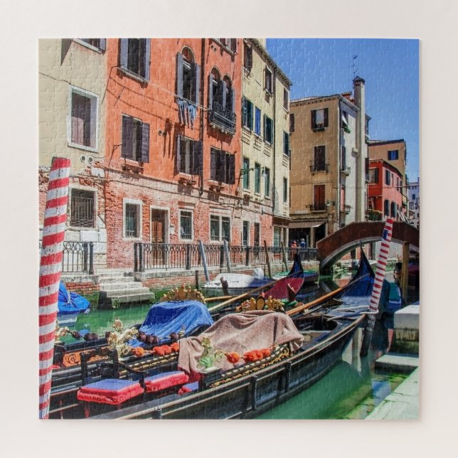 Traditional gondola in Venice Jigsaw Puzzle (Vertical)