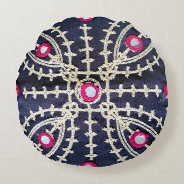 Traditional Sindhi / Balochi Design Throw Pillow (Front)