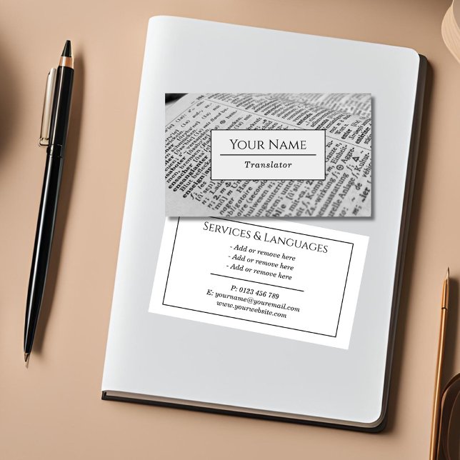 Traducteur de typographie moderne Carte de visite  (These simple, elegant business cards are perfect for translator, writer or language teacher.)