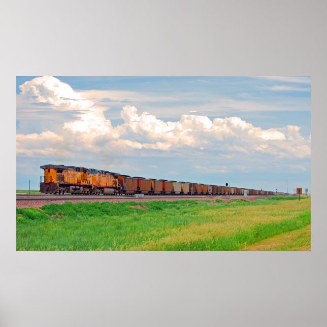 train avec de nombreuses voitures à poster (Devant)