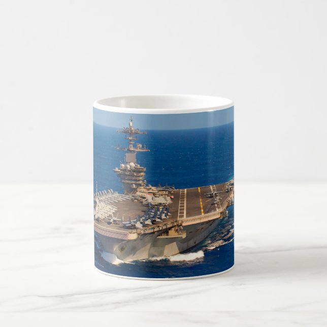 TRANSPORTEUR D'AÉRONEF AMÉRICAIN - CVN-71 Mug (Centre)