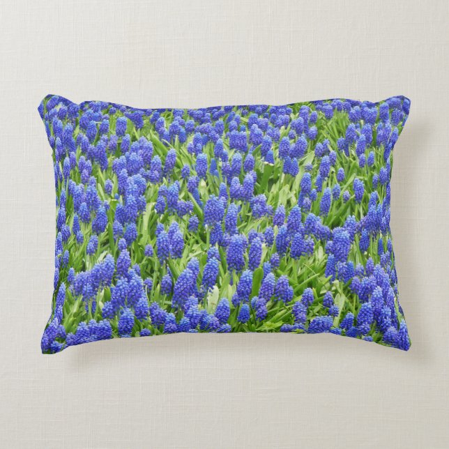 Traubenhyazinthen Accent Pillow (Front)