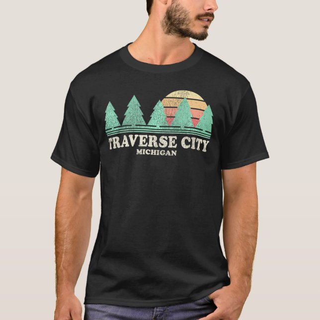 Traverse City Mi Throwback 70S        T-Shirt (Front)