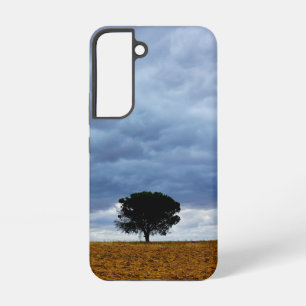 Tree in an empty field samsung galaxy case