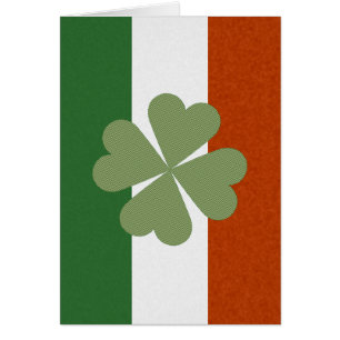 Trèfle chanceux avec du charme irlandais