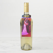 Trend of Bottle Hangers in USA's Beverage Culture