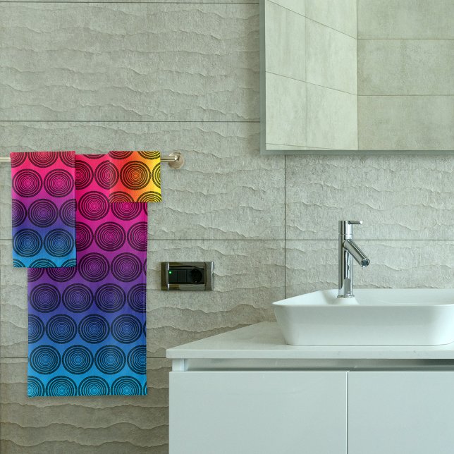 Trendy Black Circles on Rainbow Background Pattern Bath Towel Set (Creator Uploaded)