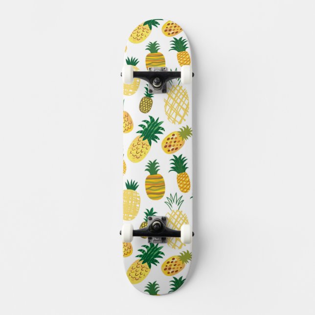 Trendy Pineapple Pattern Skateboard (Front)