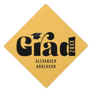 Trendy Retro Grad Class of 2022 Gold Graduation Cap Topper