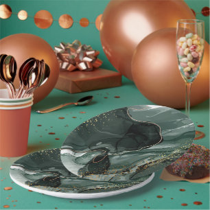 Trendy Round Paper Plates for Modern Parties