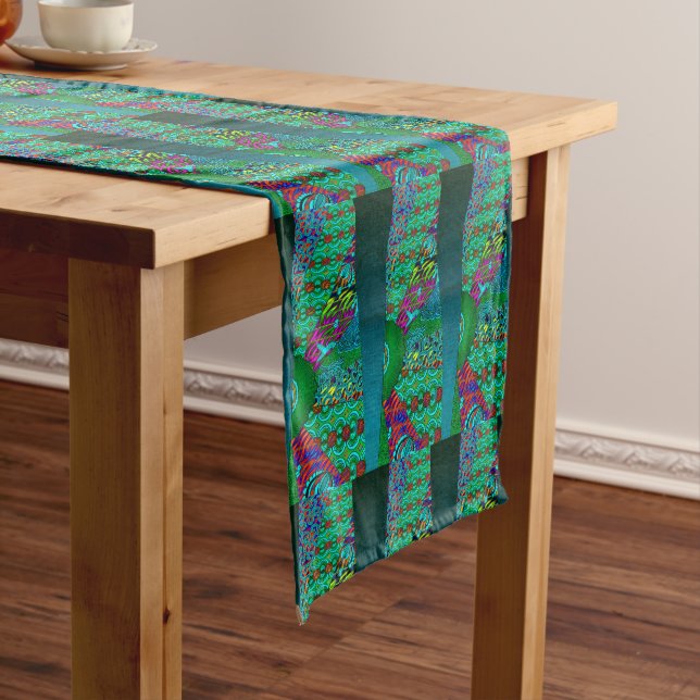 Trendy Short Table Runner (In Situ)
