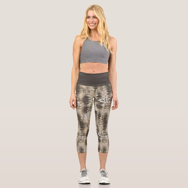 Trendy Snake Animal Print Pattern Capri Leggings (Front)