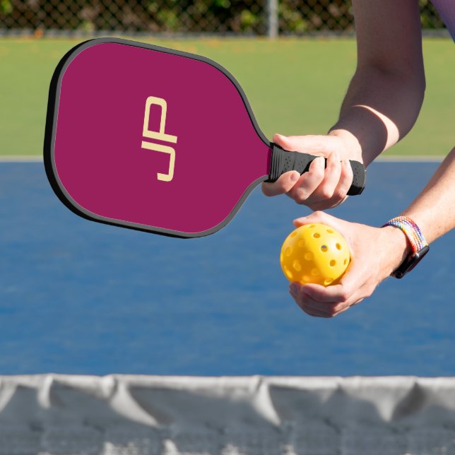 Trendy Viva Magenta Gold Template Monogram Pickleball Paddle (Insitu)