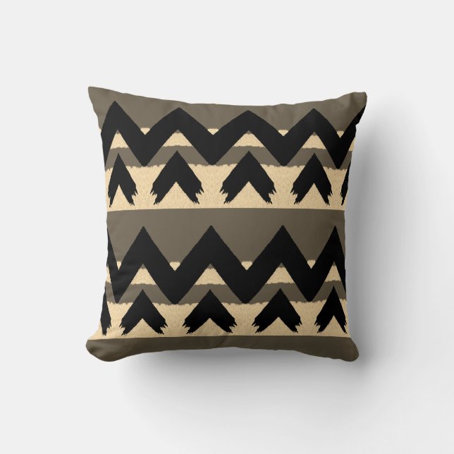 Trendy Zigzag Throw Pillow (Front)