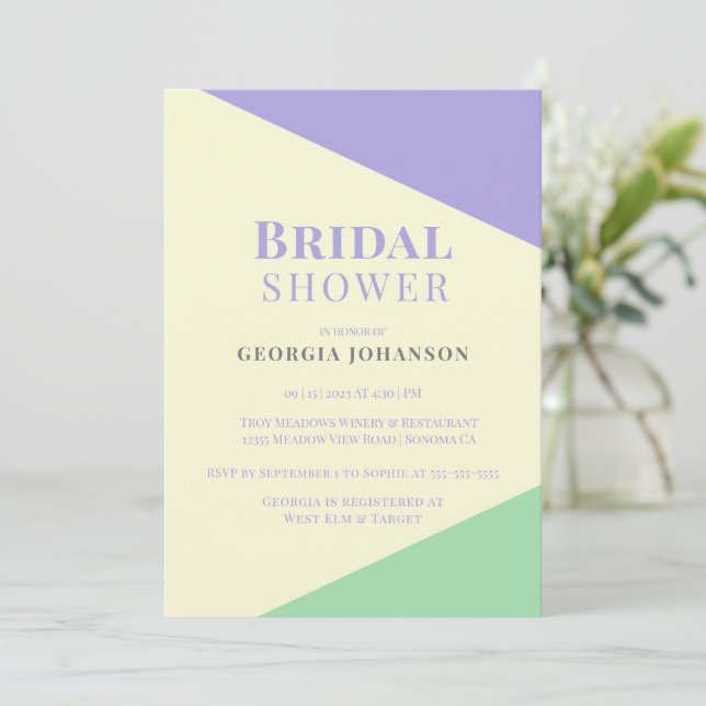 Triadic Purple Moderne Douche nuptiale Invitation (Debout devant)