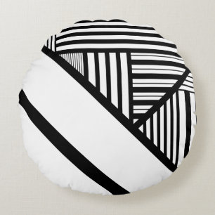 Triangle stripes in Black and White Round Pillow