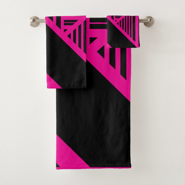 Triangle Stripes in Magenta and Black Bath Towel Set (Insitu)