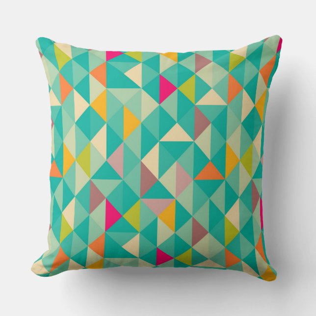 Triangles pattern throw pillow (Front)