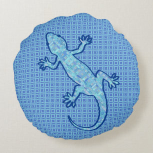 Tribal batik Gecko - soft denim blue Round Pillow