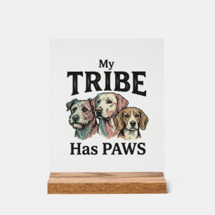Tribu de chiens a des pattes design de gravure vin