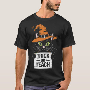 Trick Or Teach Groovy Teacher Halloween Retro  T-Shirt
