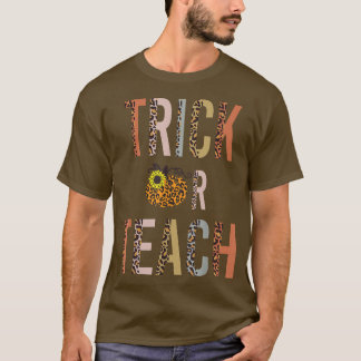 Trick Or Teach Leopard Pumpkin Funny Teacher Hallo T-Shirt
