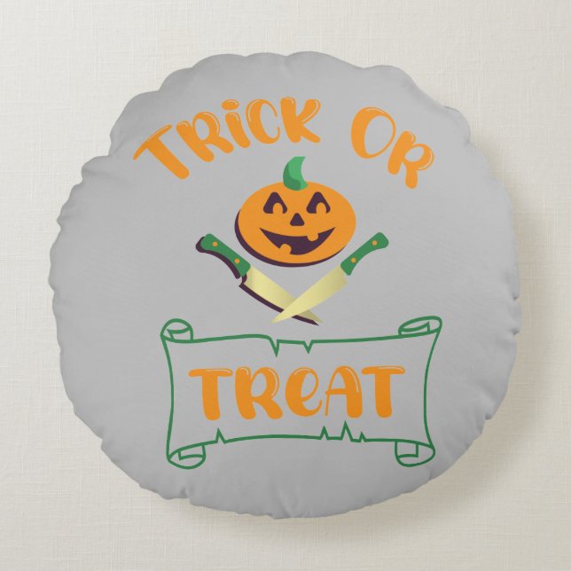 Trick or treat crossbones Halloween pumpkin face Round Pillow (Front)