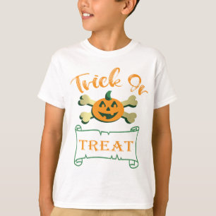 Trick or treat crossbones Halloween pumpkin  T-Shirt