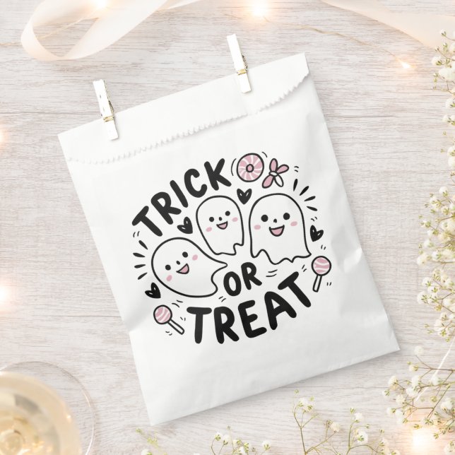 Trick or Treat Cute Ghost Treat Bag (Clipped)