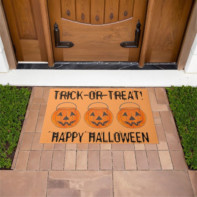 Trick-or-Treat Jack o' Lantern Halloween Pumpkin Doormat (Outdoor)