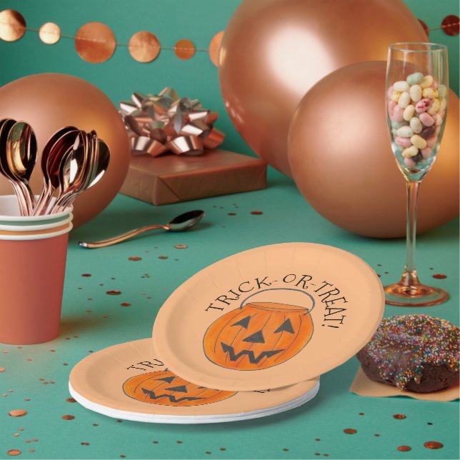 Trick-or-Treat Orange Pumpkin Bucket Halloween Paper Plate (Multi)