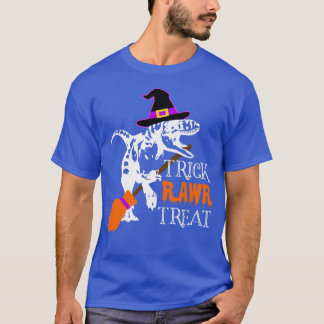 TRICK RAWR TREAT Funny Halloween Pun TRe Dinosaur  T-Shirt