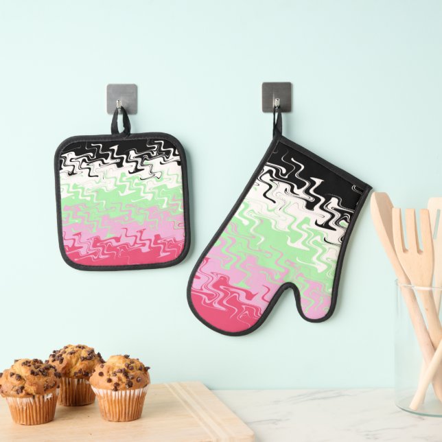 Trippy Wavy Abstract Recipromantic Pride Flag Oven Mitt & Pot Holder Set (Insitu(Hanging))