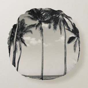 TROPICAL PALM TREE ON THE BEACH ROUND PILLOW