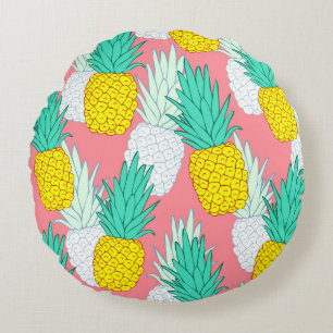 Tropical seamless pattern with exotic pineapples. round pillow