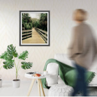 Tropical Walk Pier Palm Trees Poster encadré