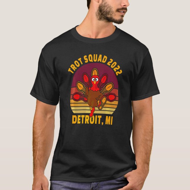 Trot Squad 2022 Detroit Mi Thanksgiving Runner Cos T-Shirt (Front)