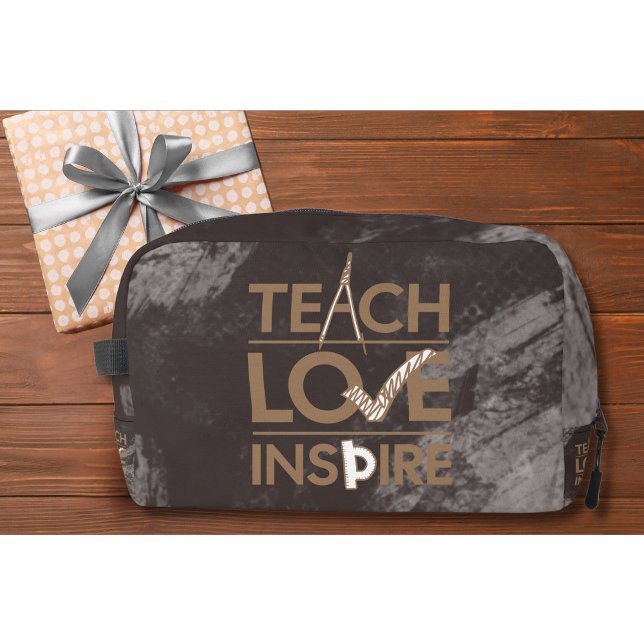 Trousse De Toilette Enseigner l'amour Inspiration de l'enseignant (Créateur téléchargé)