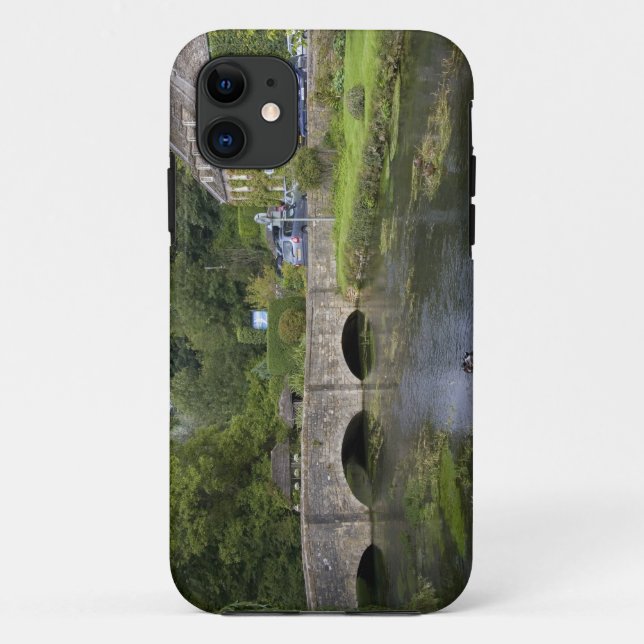Trout stream in the village of Bibury, Case-Mate iPhone Case (Back)