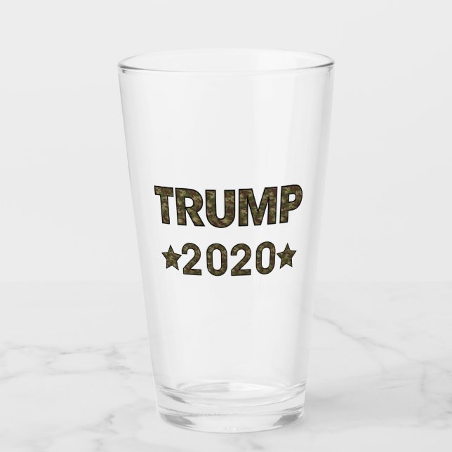 Trump 2020 Camouflage letters Glass (Front)