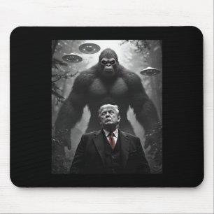 Trump Bigfoot Ufo Alien Encounter Visitation Consp Mouse Pad